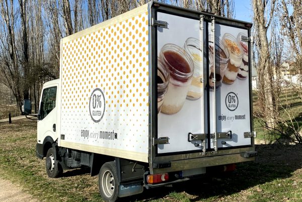 0% Gluten Truck Wrap Krüm Coffee 2021